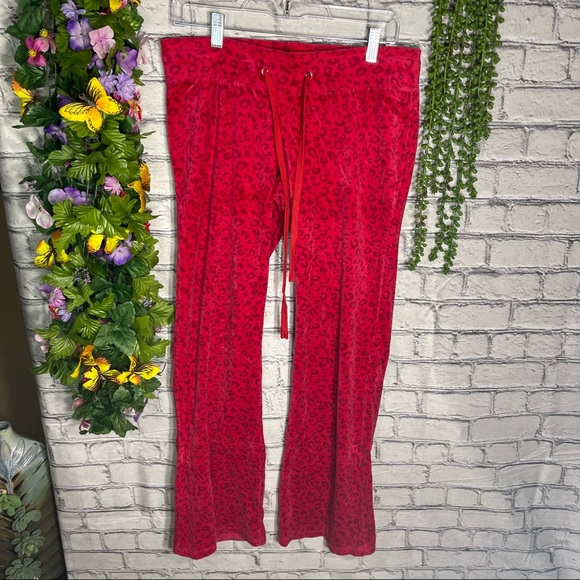 .,🌼3/$30🌼Red Leopard Printed Boot cut Velour Trackpants Size Large - Picture 1 of 16